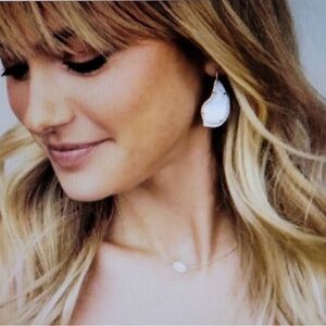 Kendra Scott Tinley Earrings in Silvertone